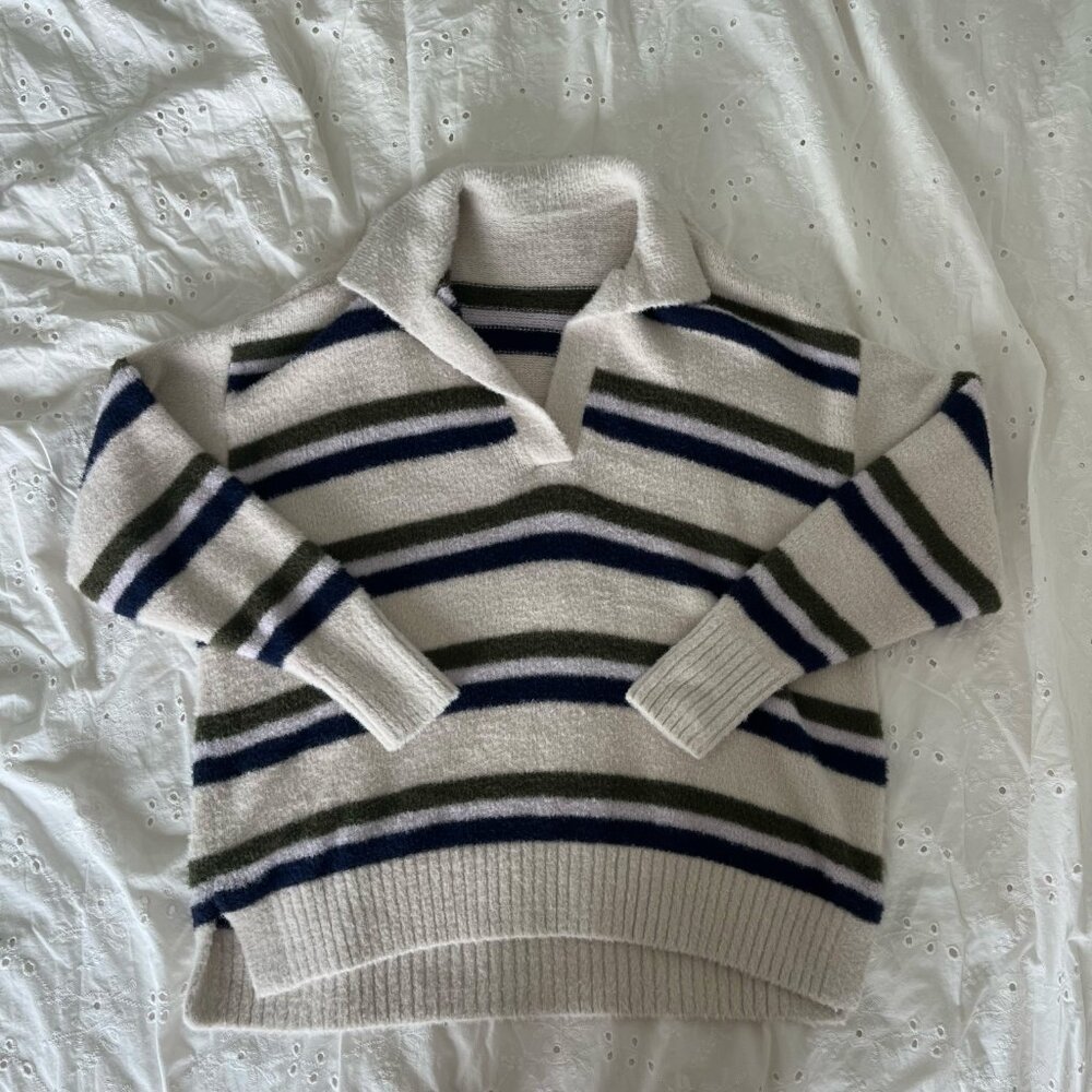 Aerie Unreal Striped Long Sleeve V Neck Sweater Size Small